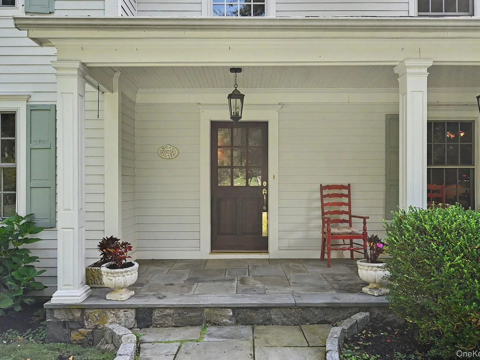 6 bed, 2.0 bath, 3000 sqft, $8,500 — Photo 2