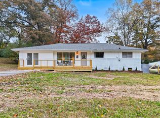 234 Lakeview Dr, Rossville, GA 30741