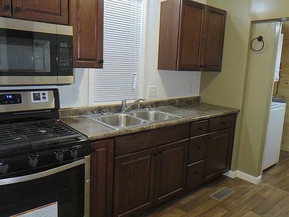 5th image of 1009 S 15th St