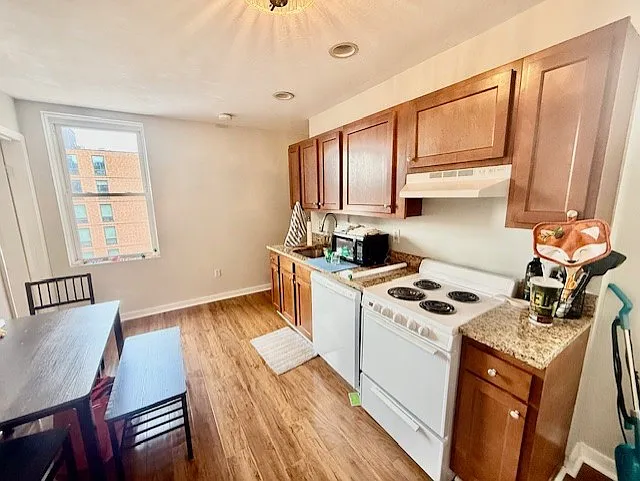 224 Hanover St #13 — Photo 3