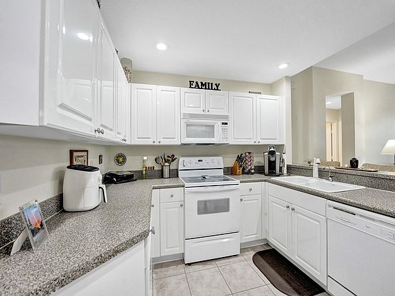 4th image of 12446 Crystal Pointe Drive #101