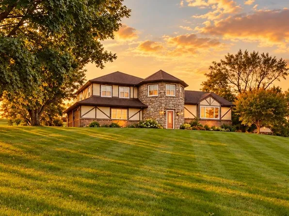 947 Tamenend Rd, Bath, PA 18014