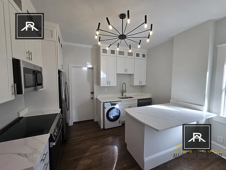 367 Tappan St #6 — Photo 6