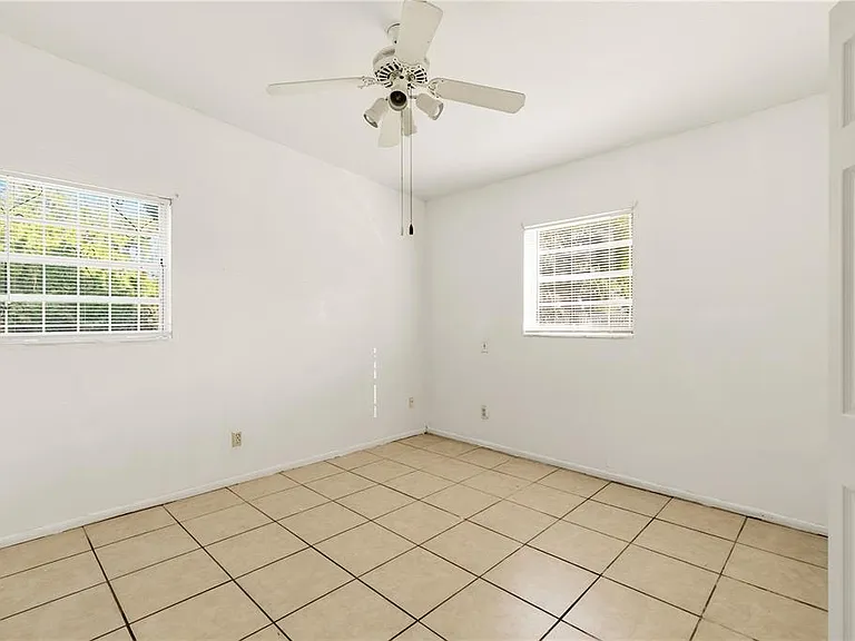 2615 9th Avenue Dr E — Photo 11