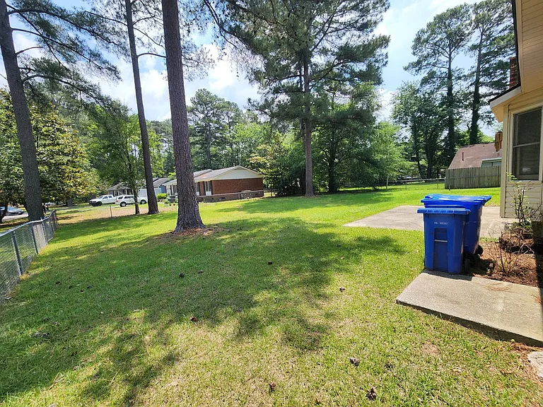 6701 Vaughn Rd — Photo 24