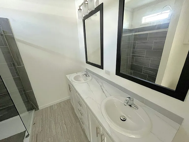5644 Woodford St #5644E — Photo 8