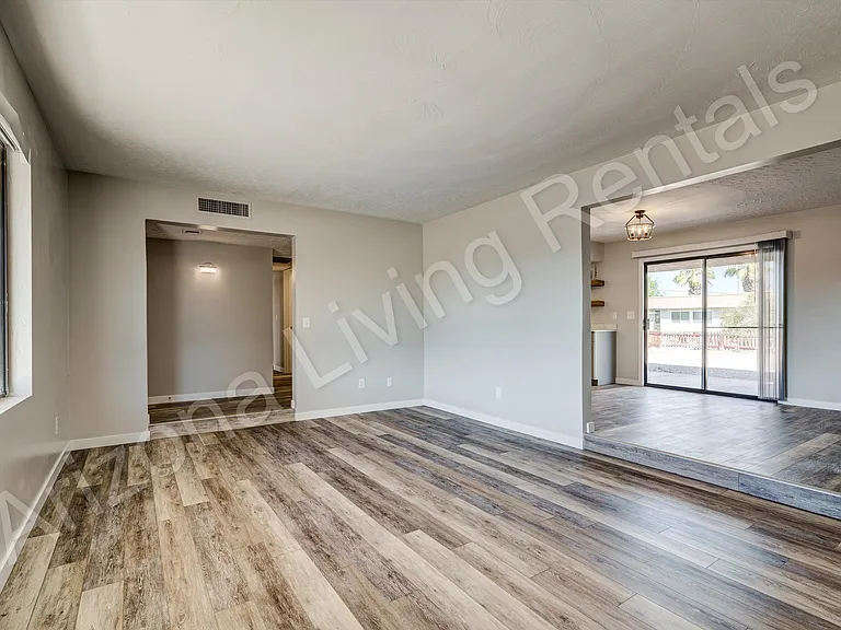 435 Flamingo Ln — Photo 8