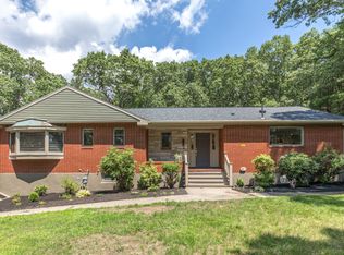 31 Page Rd, Bedford, MA 01730