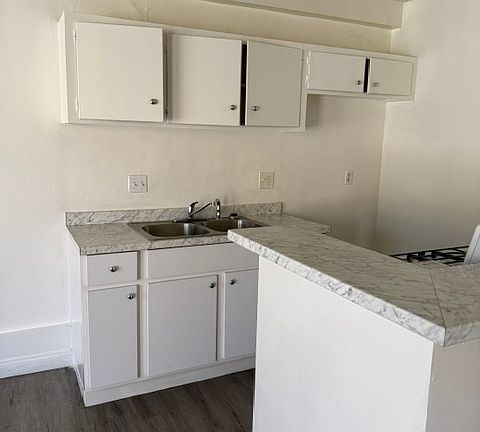 4th image of 1827 W Sumac Ln APT 2
