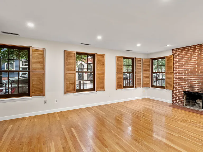 3 Devens St #2 — Photo 9