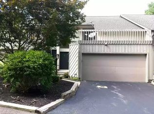 5761 Som Center Rd #11, Solon, OH 44139