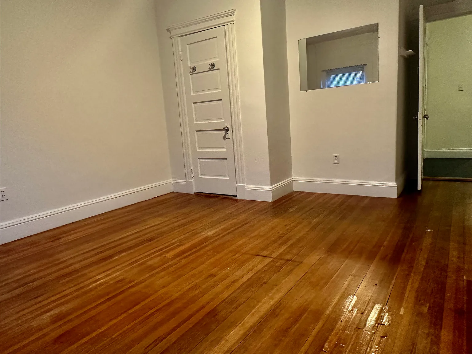 4 bed, 1200 sqft, $4,000 — Photo 2