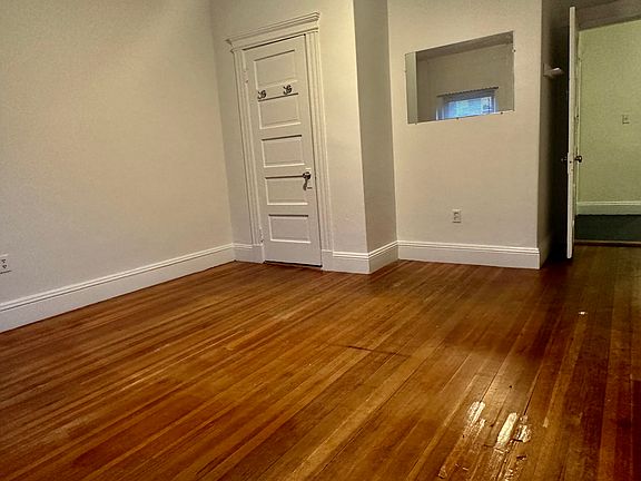 2nd image of 18 Mount Hood Rd #2
