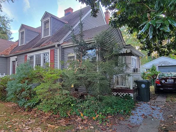 42 Elm Ave, Newport News, VA 23601