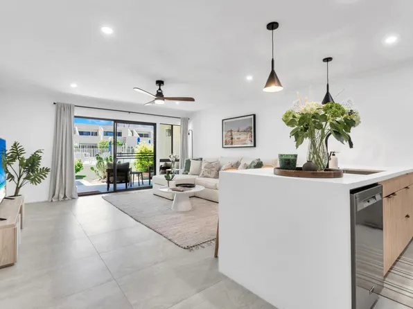 1655 E Palm Canyon Dr Unit 115, Palm Springs, CA 92264