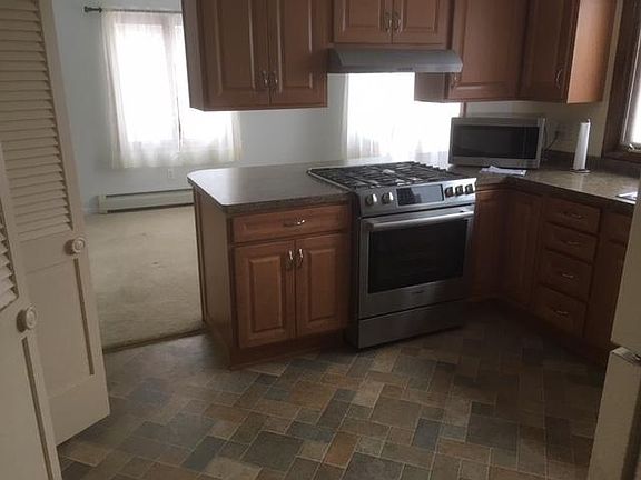 Kitchen (looking west)
