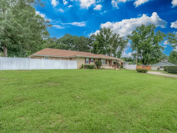 5960 Thornhill Ave, Shreveport, LA 71106