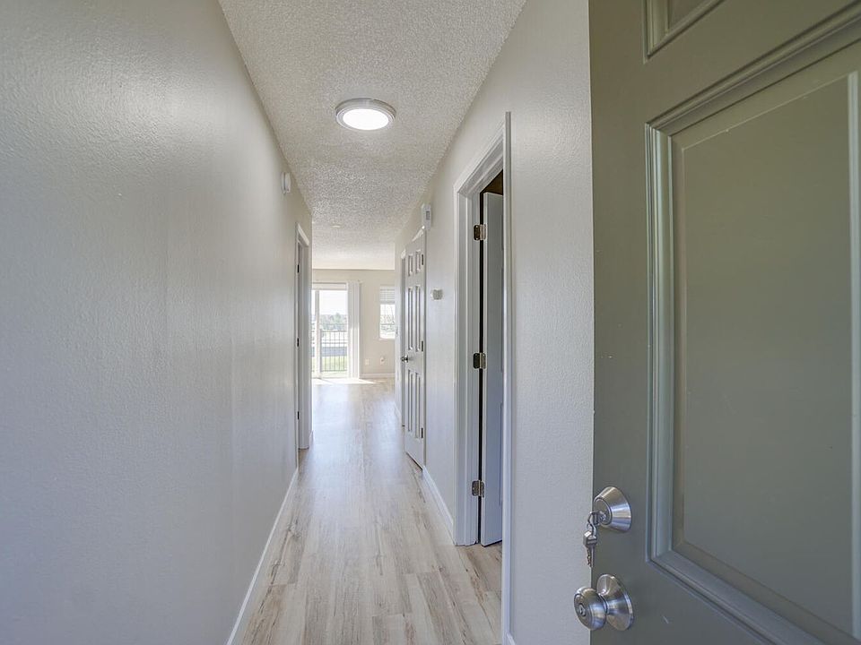 1st image of 2100-2106 E 5th St #2100