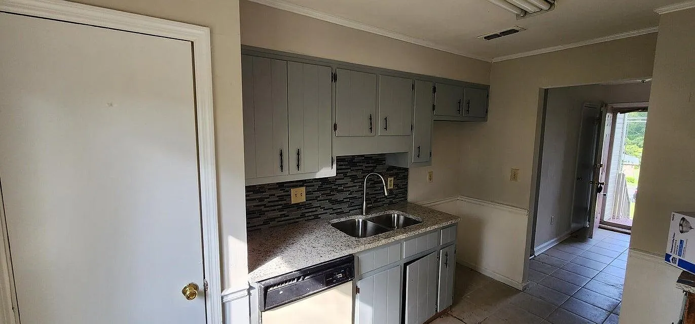 3 bed, 2.0 bath, 1147 sqft, $1,595 — Photo 4