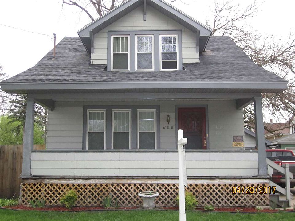 2nd image of 808 Prairie Ave