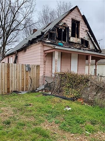 2nd image of 4814 E 9th St