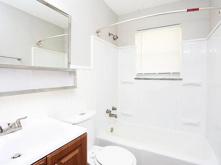 Cross Keys & Woodridge Bathroom