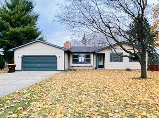 1207 Flanders Rd, Charlotte, MI 48813
