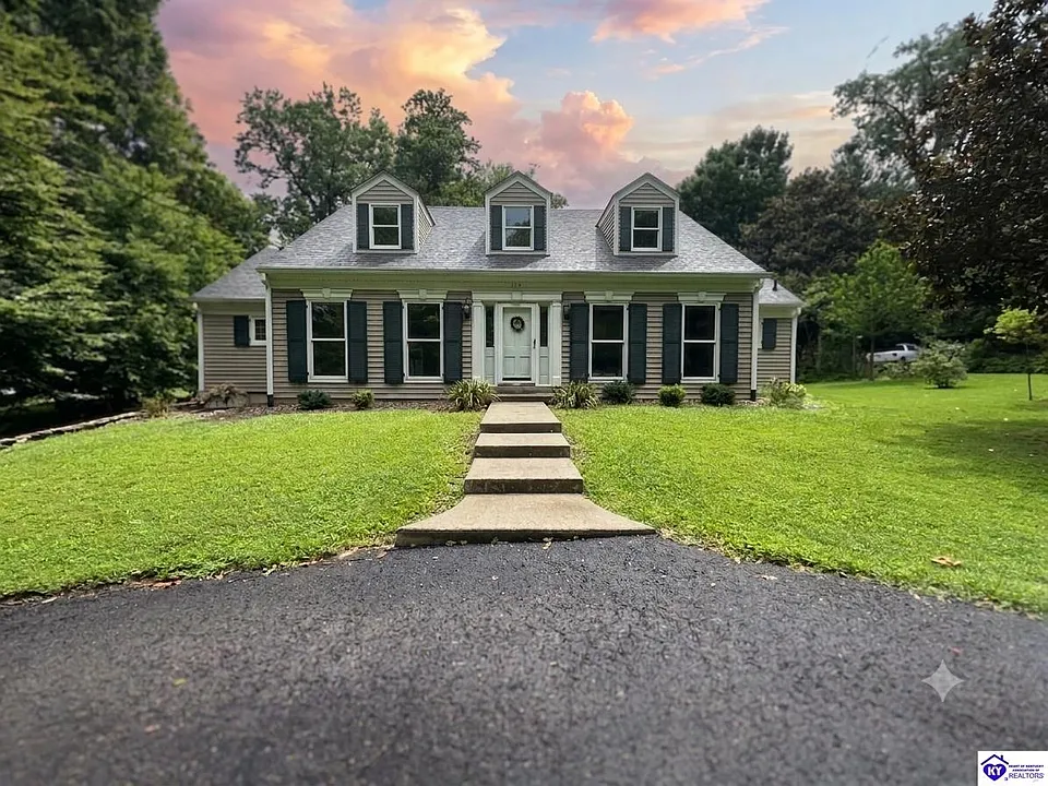 717 Sunrise Ln