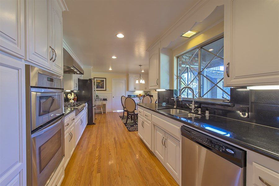 2nd image of 10 Alma Ct