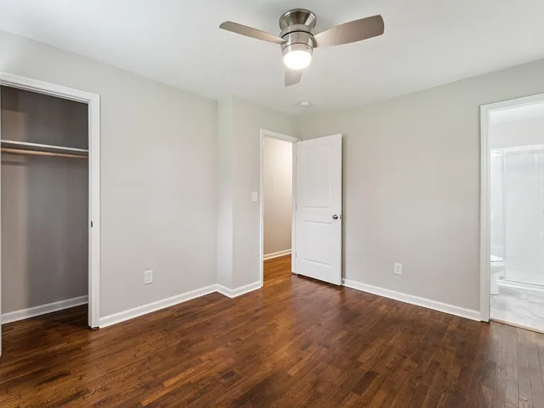 905 Clark St — Photo 8