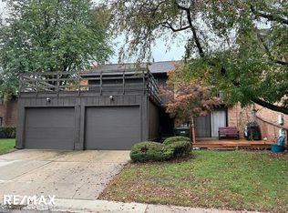 37151 Golfview Dr, Sterling Heights, MI 48312