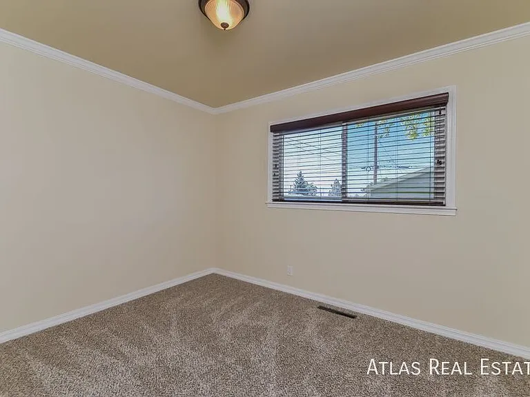 2611 Waldean St — Photo 13