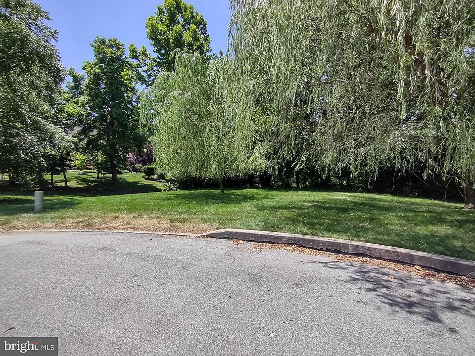 1st image of 17 Jennifer Ln
