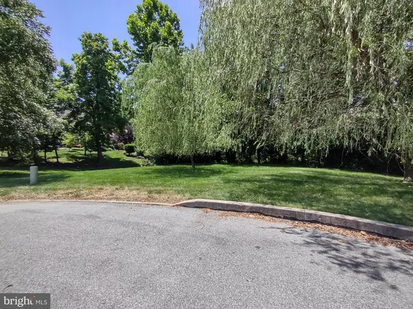 17 Jennifer Ln, Dillsburg, PA 17019
