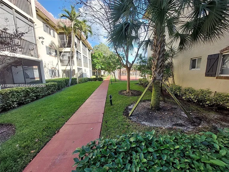 253 S Cypress Rd #214 — Photo 17