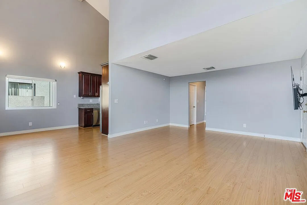 3 bed, 2.0 bath, 1482 sqft, $5,195 — Photo 3