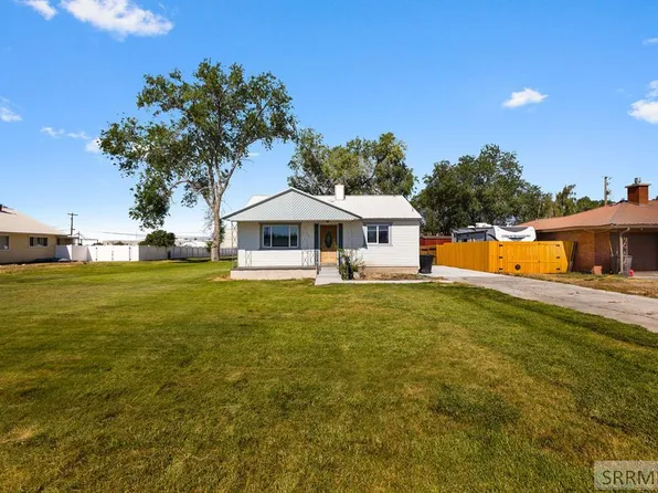 570 S Park Ave, Shelley, ID 83274