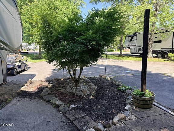 3rd image of 4229 E Pkwy #281-lot 281
