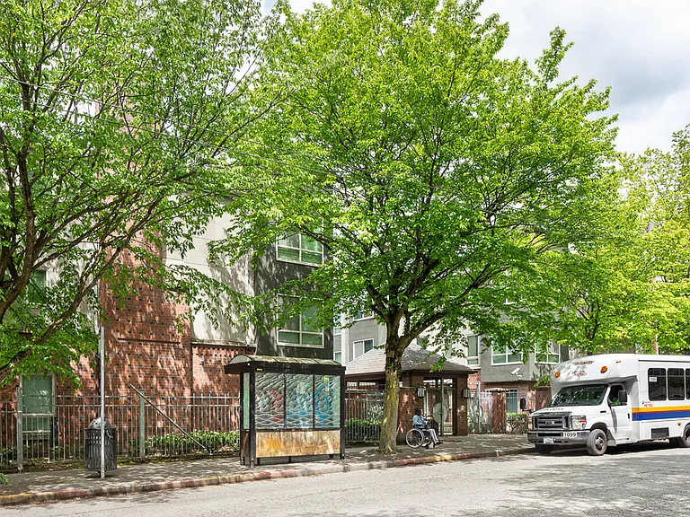 Cascade Court Apartments — Photo 9