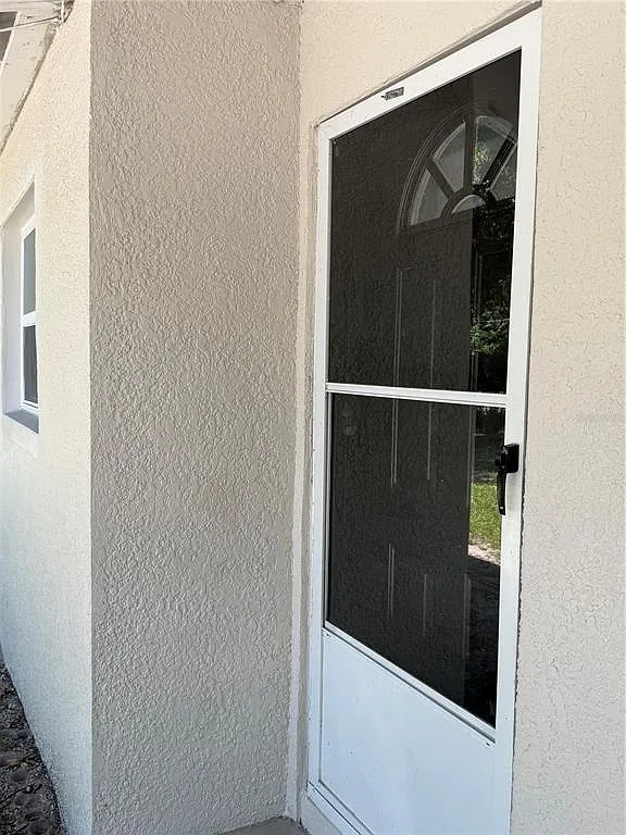 4 bed, 2.0 bath, 1200 sqft, $2,100 — Photo 2