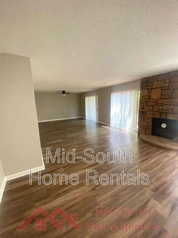 3 bed, 3.0 bath, 1765 sqft, $1,250 — Photo 4