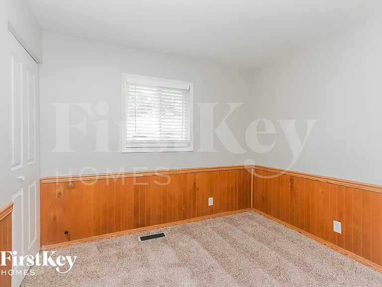 1281 Tree Top Ln — Photo 12