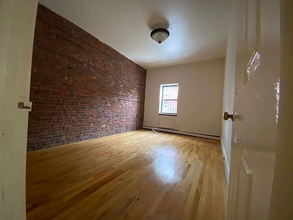 5th image of 258 Wyckoff Ave