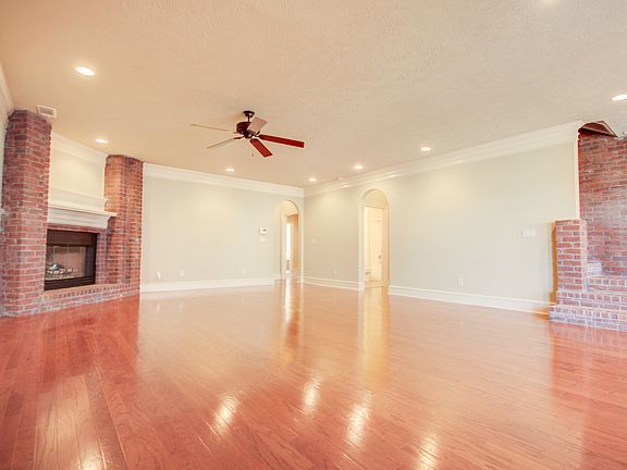 3rd image of 12415 Brodie Creek Trl