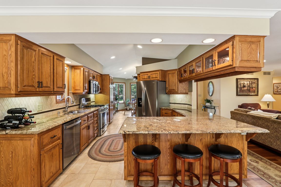 W131N8020 Country Club Dr-S3007-036.jpg