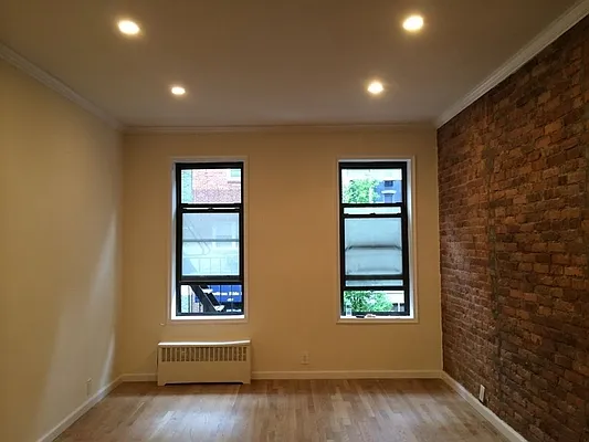 Rented by Bond New York | media 11