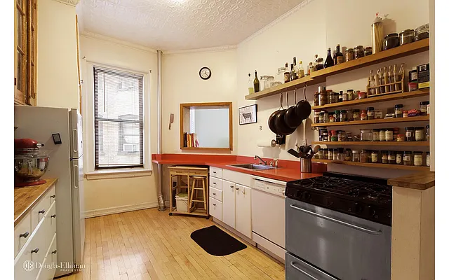 Rented by Douglas Elliman | media 8