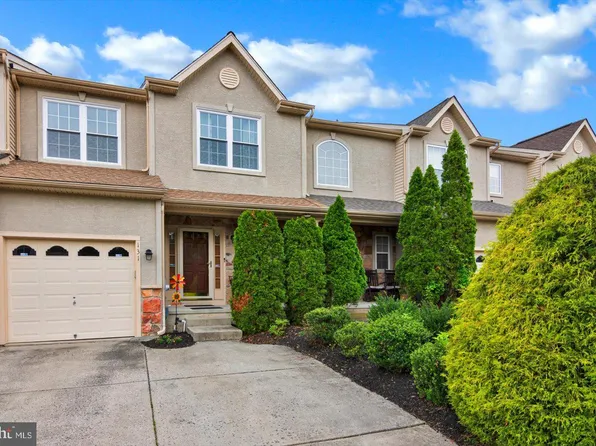 131 Sequoia Dr, Berlin, NJ 08009