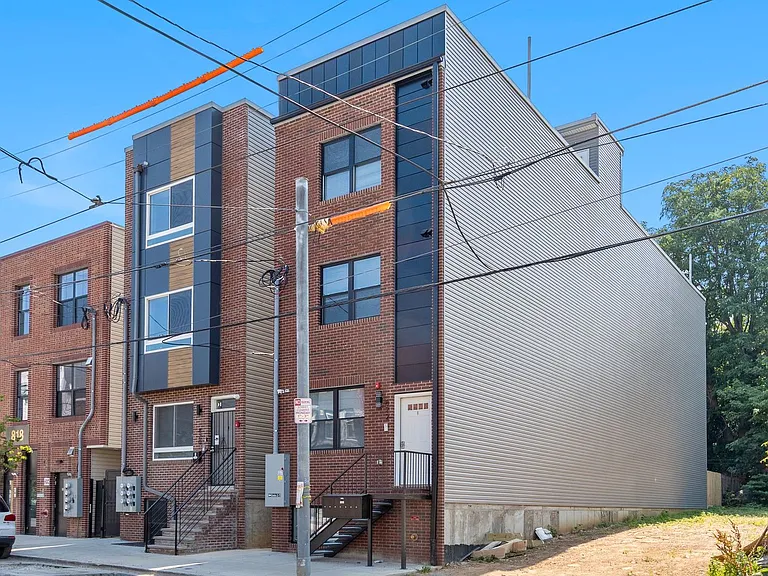 822 N 40th St — Photo 36