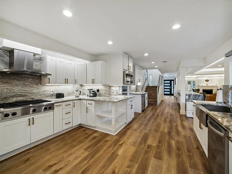 6321 Deerwood Rd — Photo 12